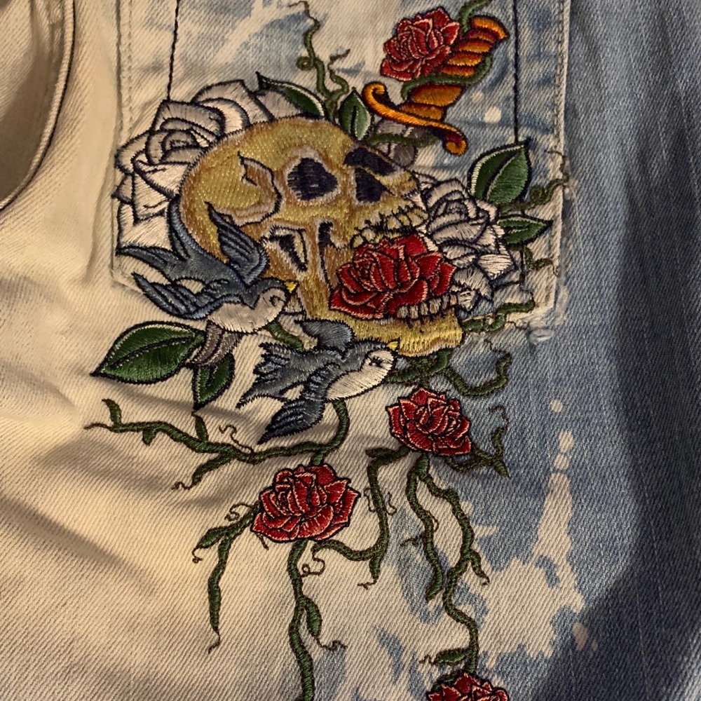 Skull patch jeans size 1 Y2K vintage pocket jeans